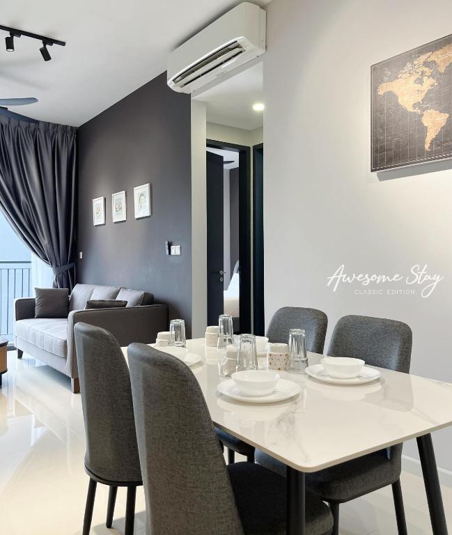 Зона вітальні в Sunway Velocity Two By Awesomestay
