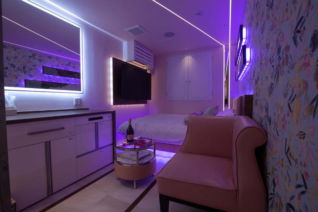 TV a/nebo společenská místnost v ubytování Hotel Blanche 大人専用 Adult only hotel