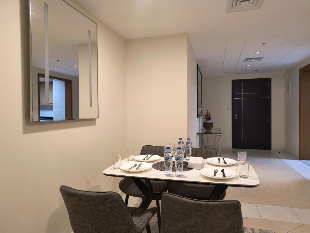 Fotografie z fotogalerie ubytování Trinity Holiday Homes - Sheikh Zayed Road Near to Financial Center Metro Station v Dubaji
