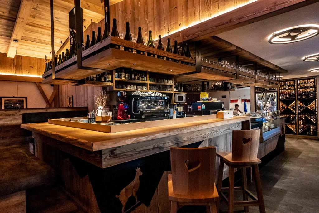 Lounge nebo bar v ubytování Rifugio Crëp de Munt