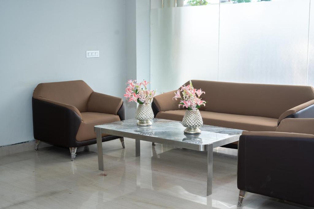 Posezení v ubytování ASTER HOMES I 2Bhk I Sec-39 I Near Medanta