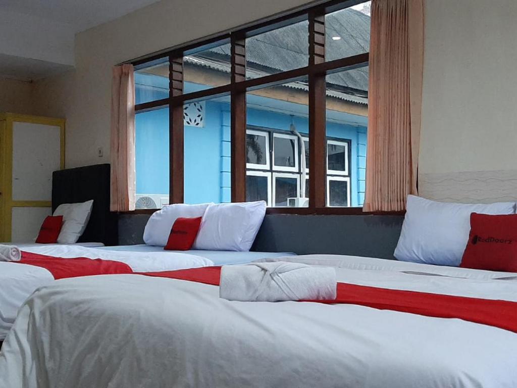 RedDoorz At Hotel Pakem Sari Kaliurang - 豪华家庭房