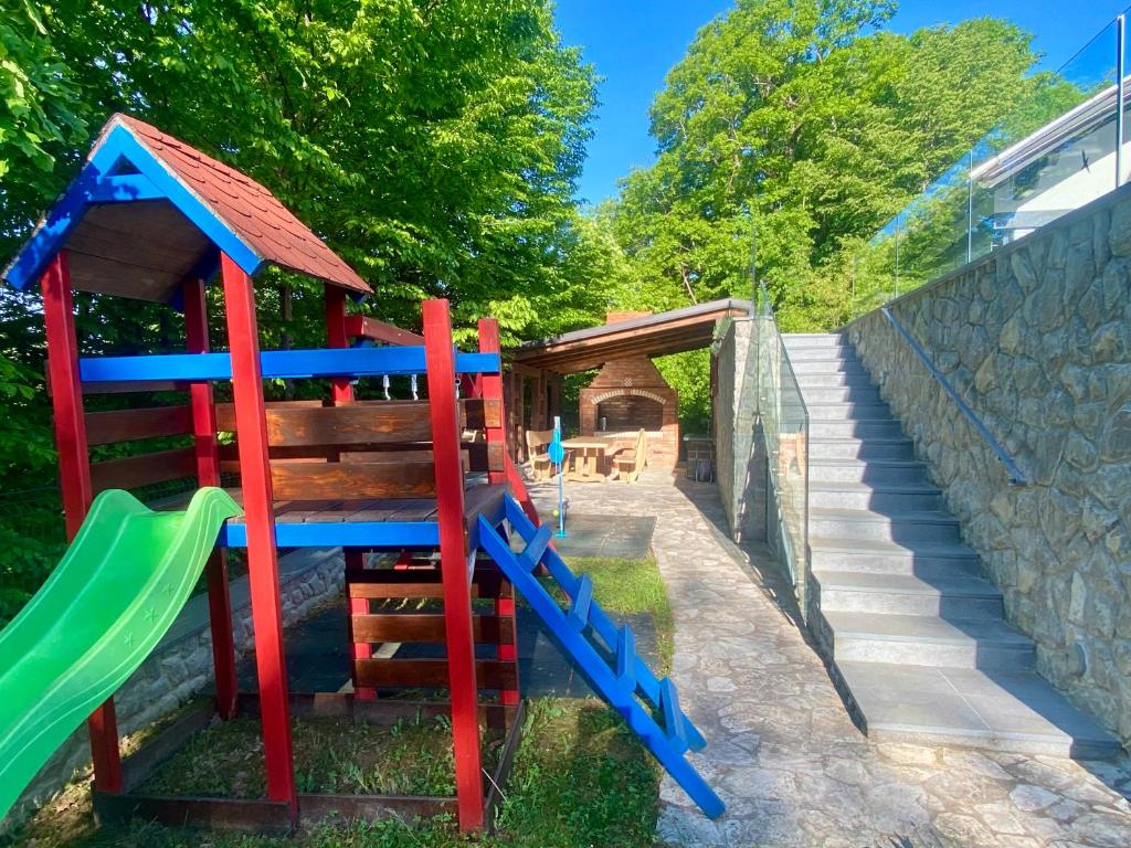 Herní místnost nebo prostor pro děti v ubytování Villa Colapis