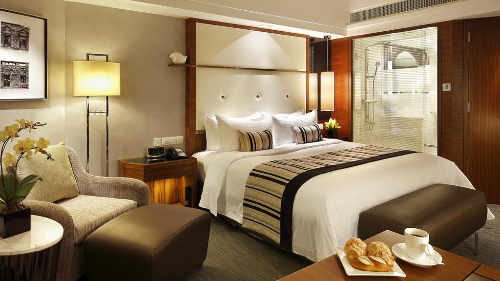 Postel nebo postele na pokoji v ubytování InterContinental Shanghai Pudong by IHG