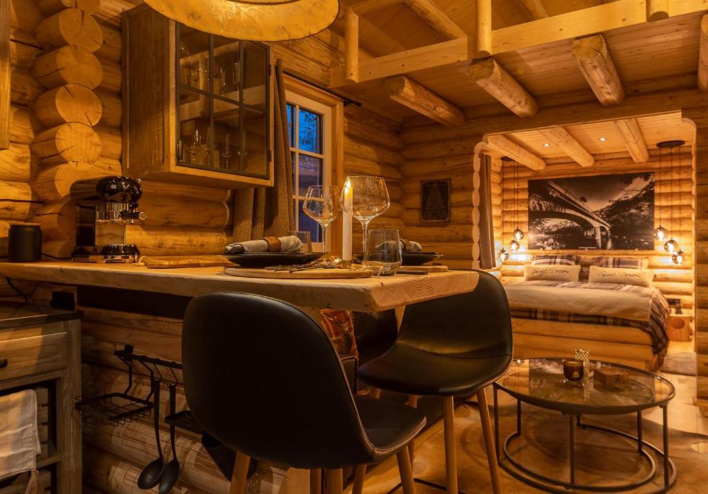 Fotografie z fotogalerie ubytování Cosy Cottage w/ Jacuzzi in Amazing Region v destinaci Aywaille