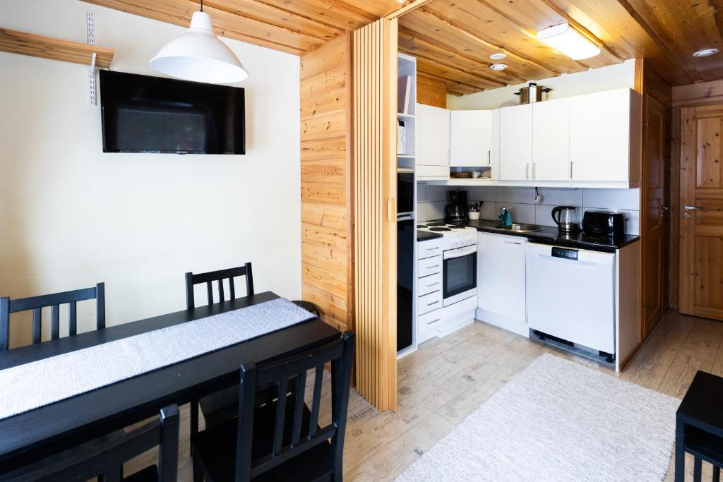 Kuchyň nebo kuchyňský kout v ubytování Pyhäkoti Holiday Home