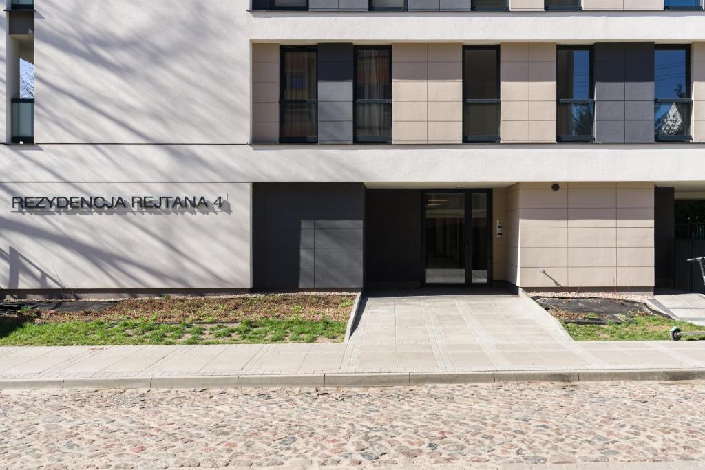 Exteriér alebo vchod do ubytovania Rezydencja Rejtana with FREE GARAGE Poznań by Noclegi Renters