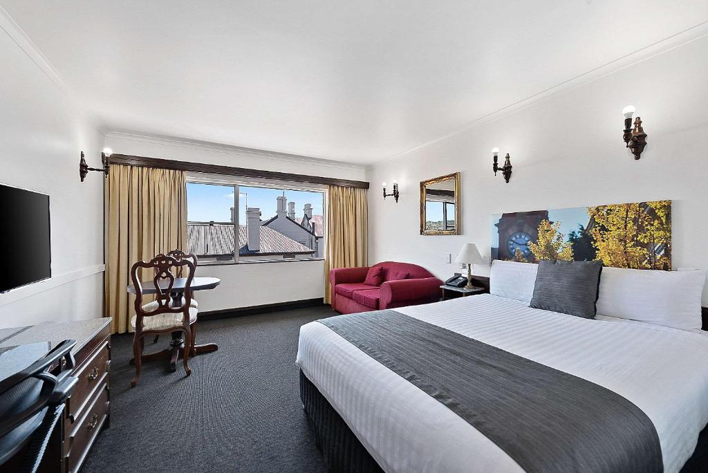 TV a/nebo společenská místnost v ubytování Quality Hotel Colonial Launceston