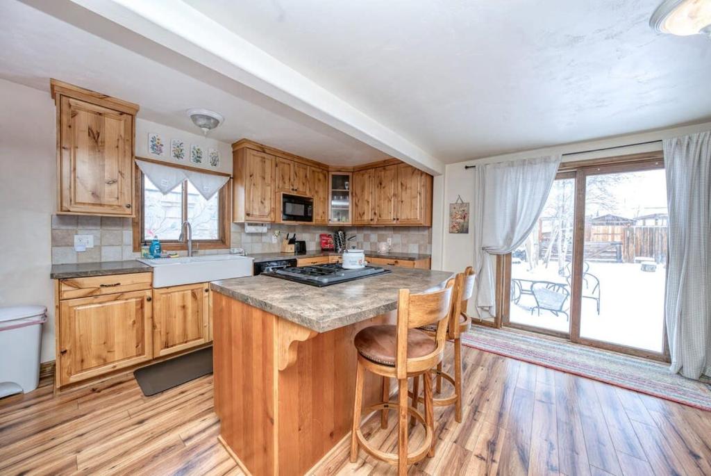 The Wildflower Cozy Pet Friendly Retreat, Leadville (updated prices 2024)