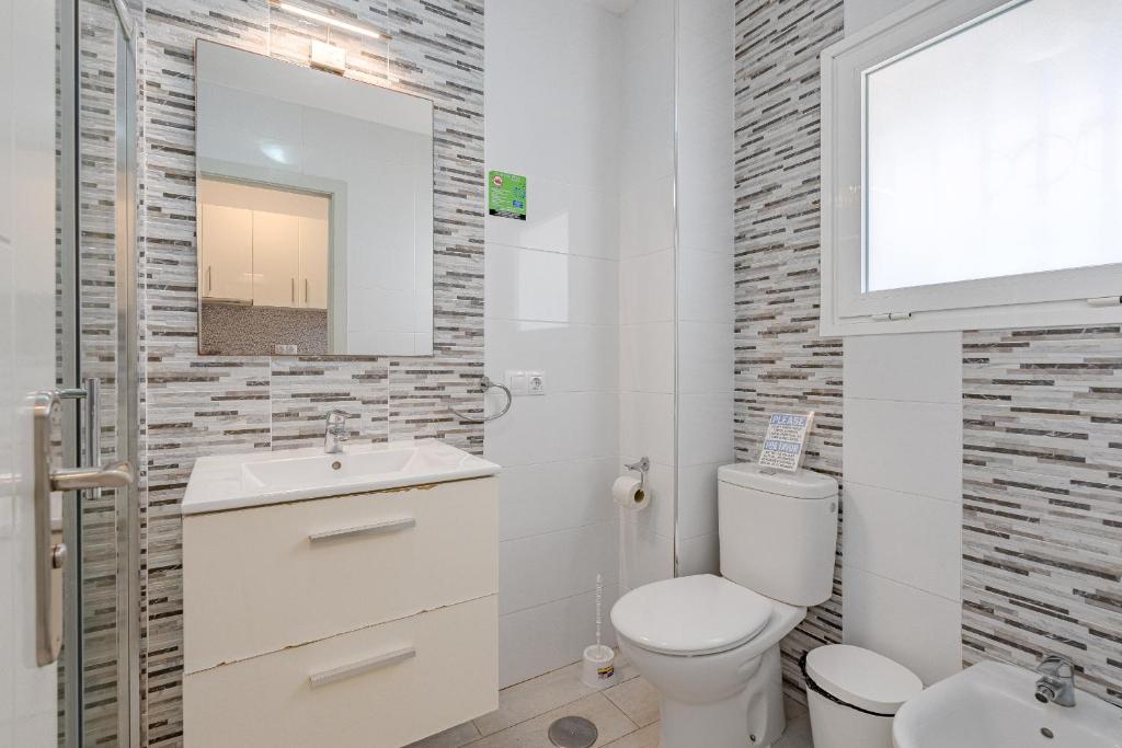 Koupelna v ubytování Apartamentos en Torres del Sol