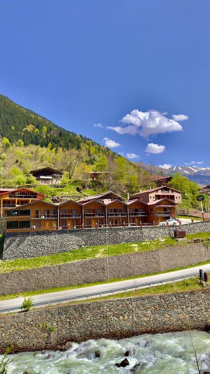 Green Cinar Apart - Duplex Villa With Balcony And River View