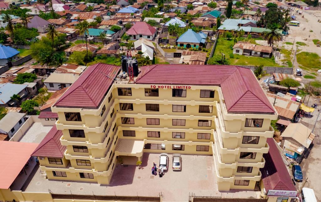 una vista aérea de un edificio en una ciudad en FQ Hotel Limited en Dar es Salaam