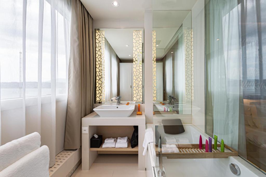 
Double Room with Lake View
