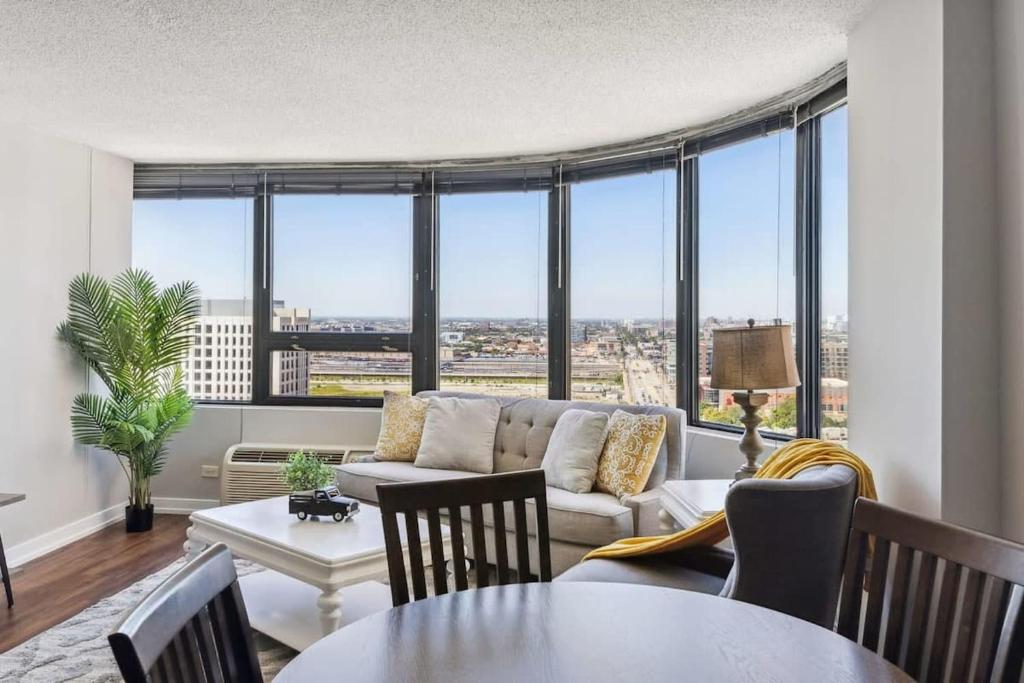 Fotografie z fotogalerie ubytování 2BR Modern South Loop Suite With Views & Gym v destinaci Chicago