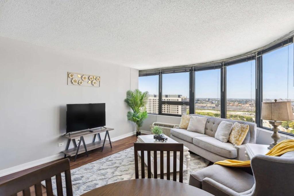 Fotografie z fotogalerie ubytování 2BR Modern South Loop Suite With Views & Gym v destinaci Chicago