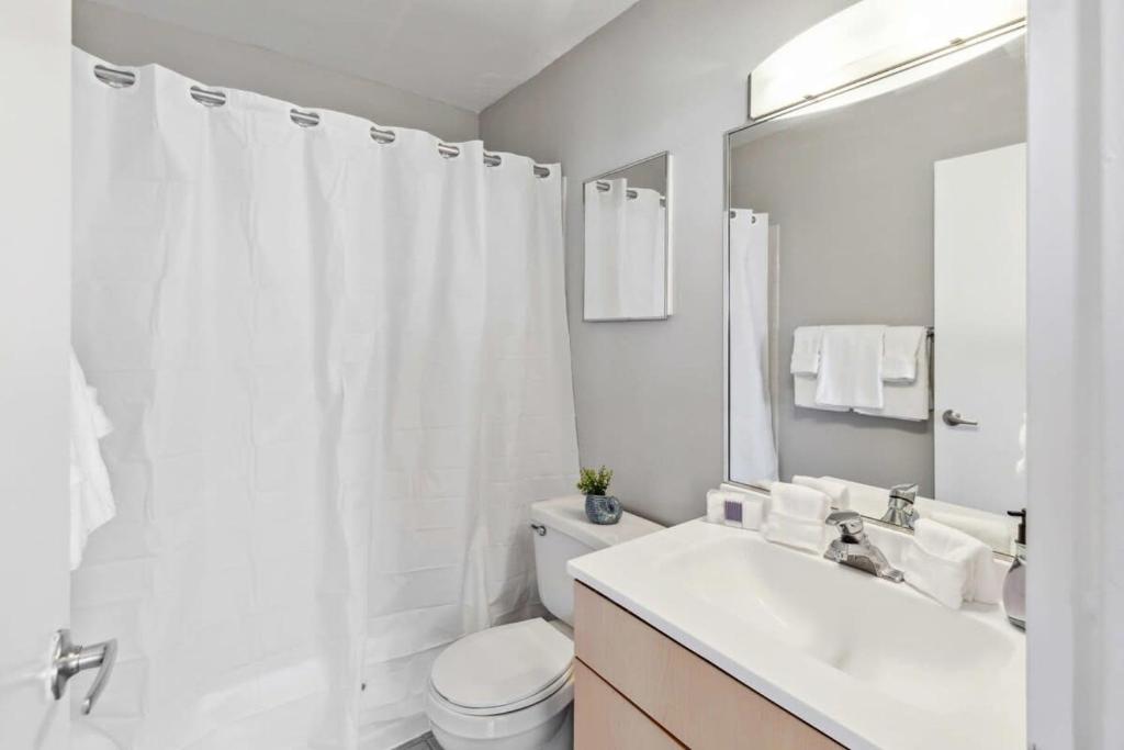 Fotografie z fotogalerie ubytování 2BR Modern South Loop Suite With Views & Gym v destinaci Chicago