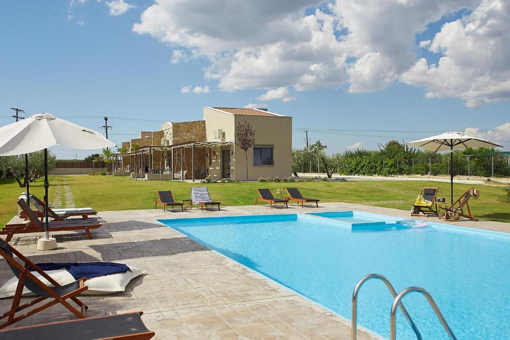 Bazén v ubytování Flamingo View Suites & Villas nebo v jeho okolí