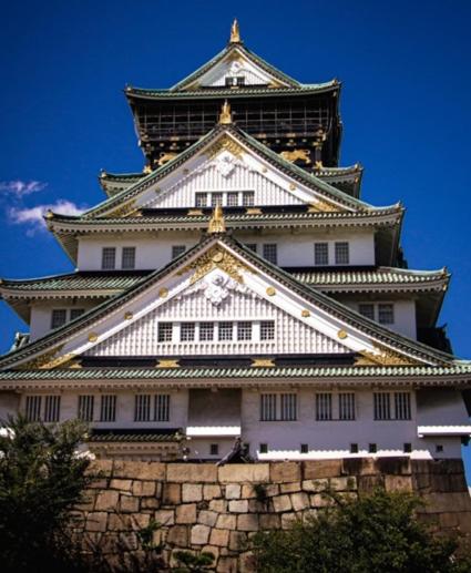 Namba Shinsaibashi 10 mins Osaka Castle　East