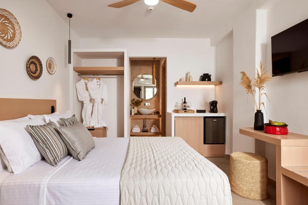 Photo from Arcos Suites Sifnos in Kamarai, Sifnos, Greece