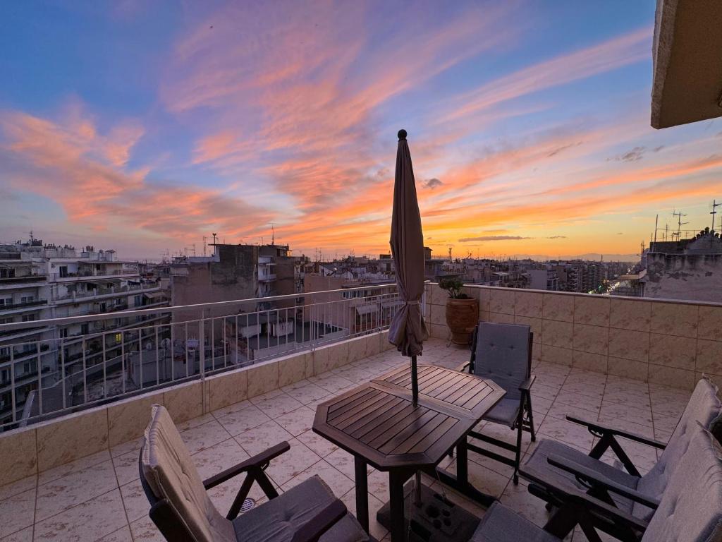 Prime Residential Properties: An Overview of Ultra Luxury Penthouses in ... - Prime Downtown Penthouse