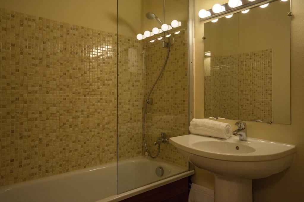 Contact Hôtel Solana, Niort MendesFrance - Tweepersoonskamer