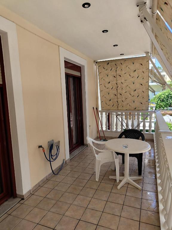 Balkón nebo terasa v ubytování APOSTOLIS APARTMENT