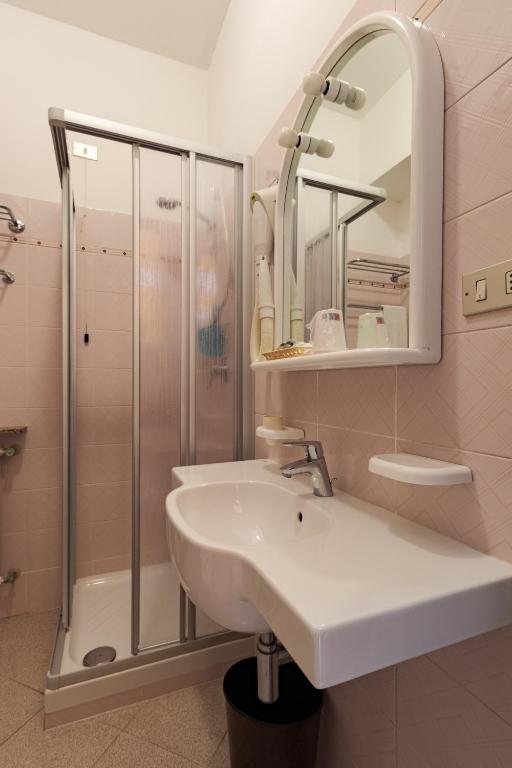 Koupelna v ubytování Albergo La Marina B&B