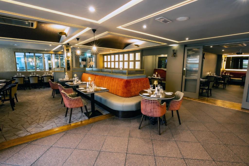 Restavracija oz. druge možnosti za prehrano v nastanitvi Greenhills Hotel Limerick