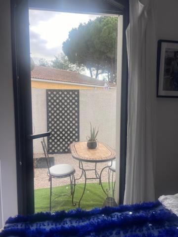 Zdjęcie z galerii obiektu CAP'NOMAD La Villa Nomade avec piscine proche plage Location du samedi au samedi w Cap d'Agde