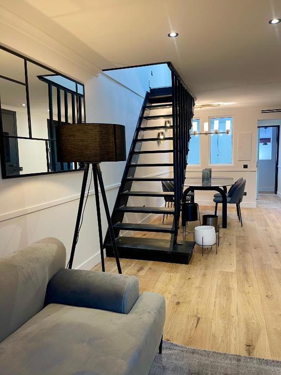 Alfred Suites - Appart's Hôtel - Dijon - Centre Historique - Resim 15