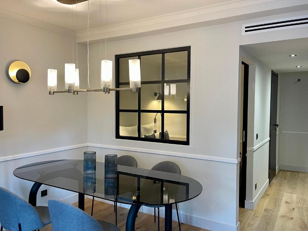 Alfred Suites - Appart's Hôtel - Dijon - Centre Historique - Resim 20