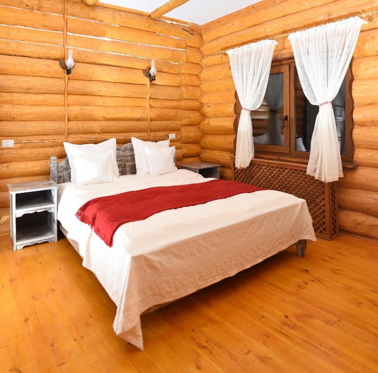 Domeniul Haiducilor Bucovina - Family Suite With Balcony