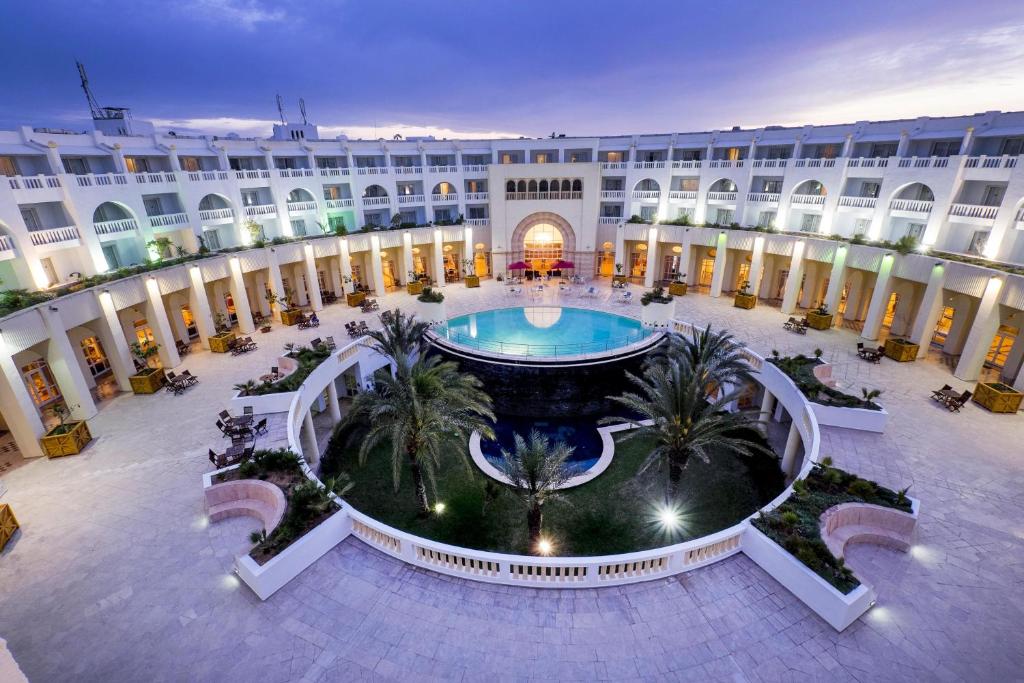 Bazén v ubytování Medina Solaria And Thalasso nebo v jeho okolí