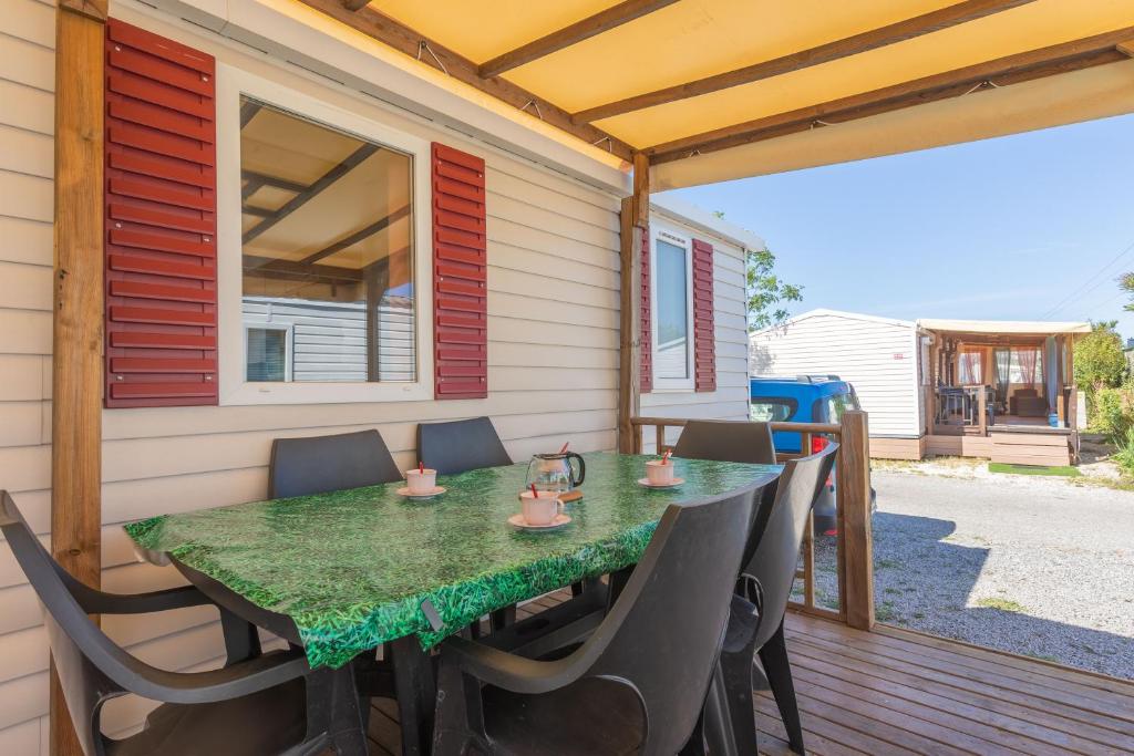 Fotografie z fotogalerie ubytování Mobile home Le Montourey 81 v destinaci Fréjus