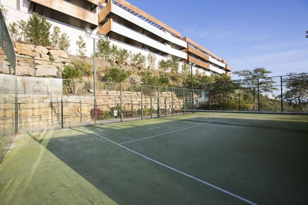Tenis a/nebo squash v ubytování Resort Marbella Pools Family Golf Wifi Children nebo okolí