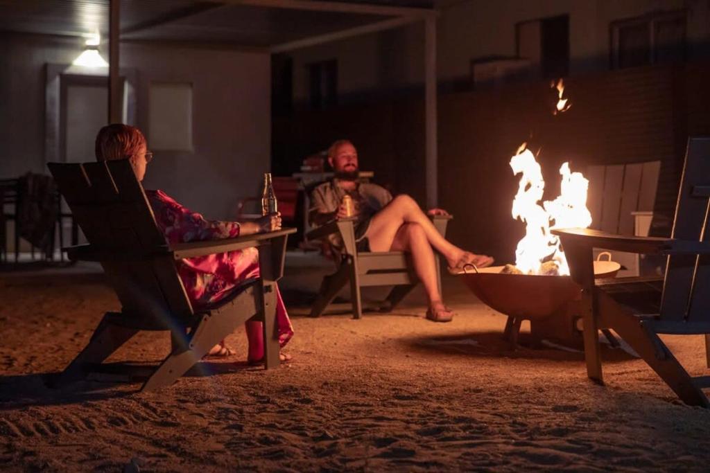 Khách lưu trú tại Skull Rock Cottage - Steps to Joshua Tree Village