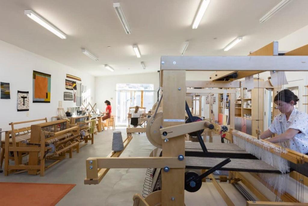 Fitness centrum a/nebo fitness zařízení v ubytování Andrea Zittel's Joshua Tree Home A Z West House