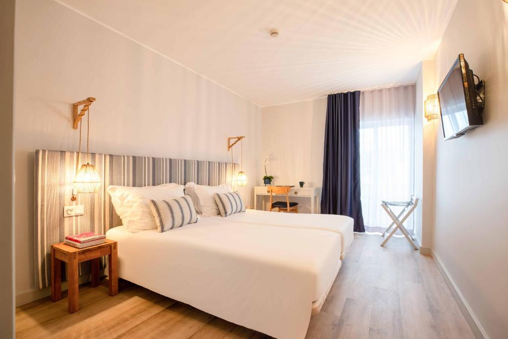 Aqualuz Lagos by The Editory - 