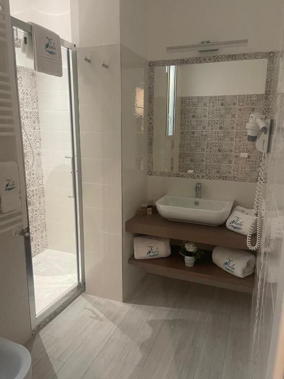 Thalìa Guest House Marzamemi - Tweepersoonskamer Met Balkon En Uitzicht Op Zee
