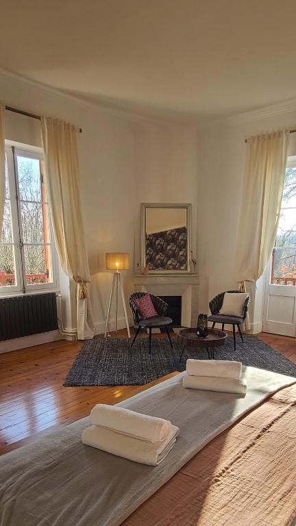 Le Manoir du Moulin de Madame - Suite Deluxe Con Bañera De Hidromasaje