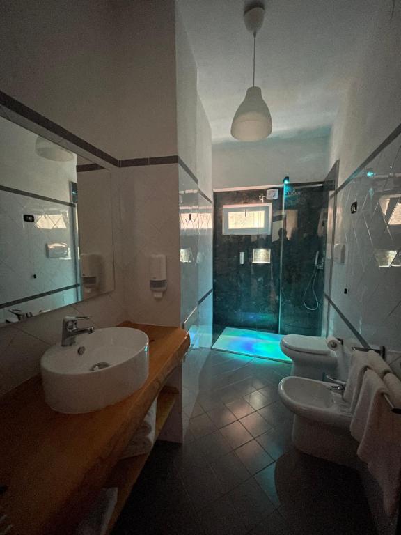 Kúpeľňa v ubytovaní Dante Rooms