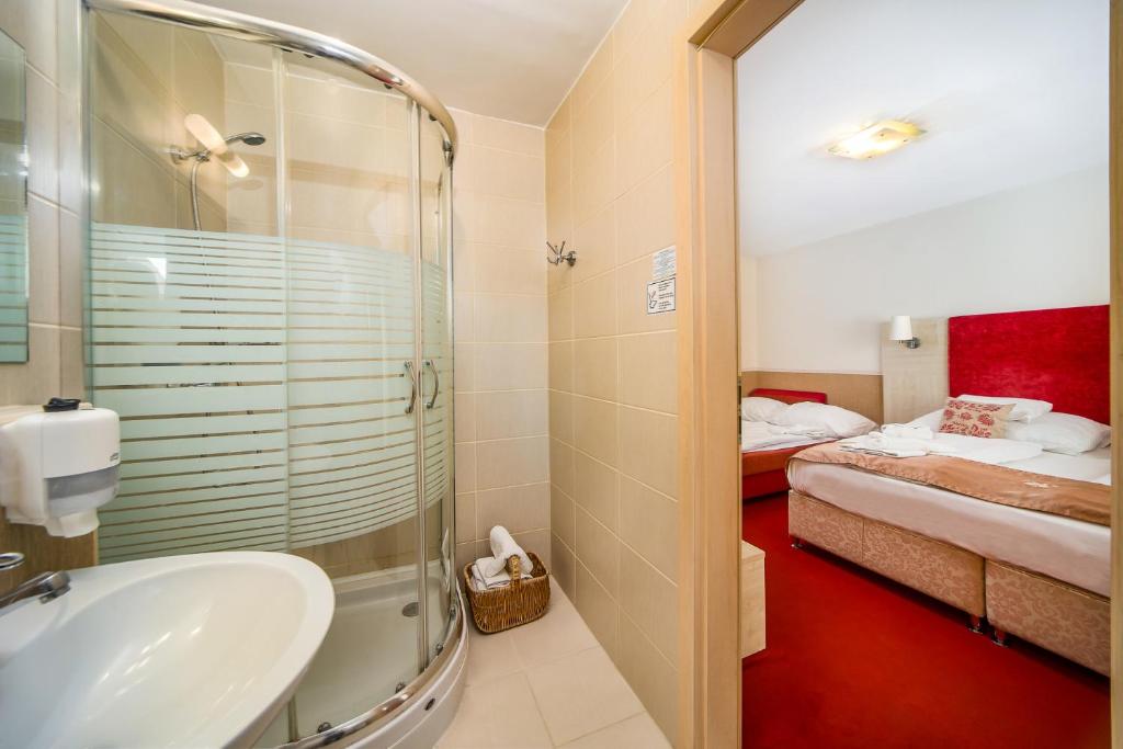 Hotel Piroska - Superior Family Room