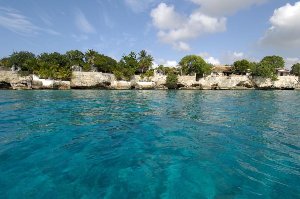 Sun Reef Village on Sea