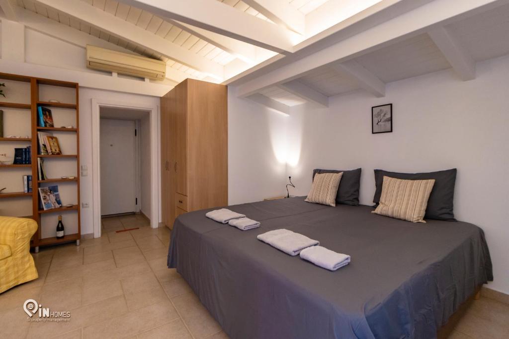 Postel nebo postele na pokoji v ubytování 'Alexander' Seaside House With View In Nea Makri