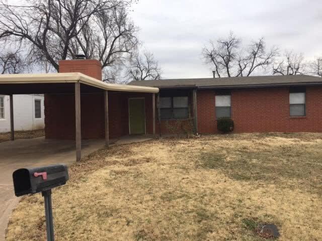 a house with a mailbox in front of it at Be comfortable in a house close to base in Lawton