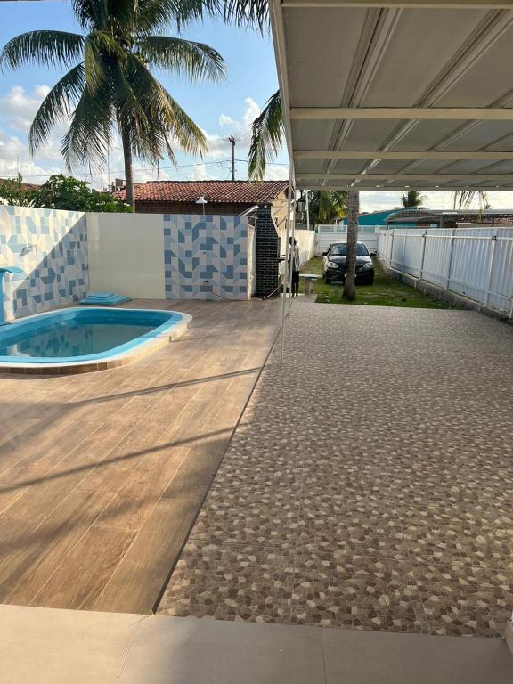 Casa com piscina no Centro de Lucena - Four-Bedroom House