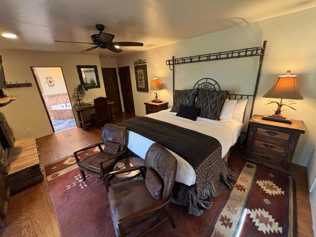 Casa Sedona Inn - Dream Weaver - King Room With Balcony View