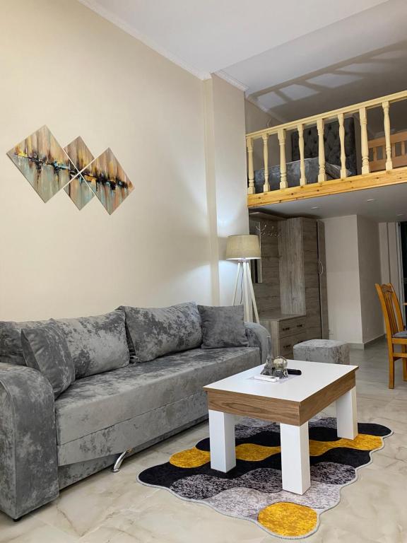 Posezení v ubytování Troy ApartHotel Durres