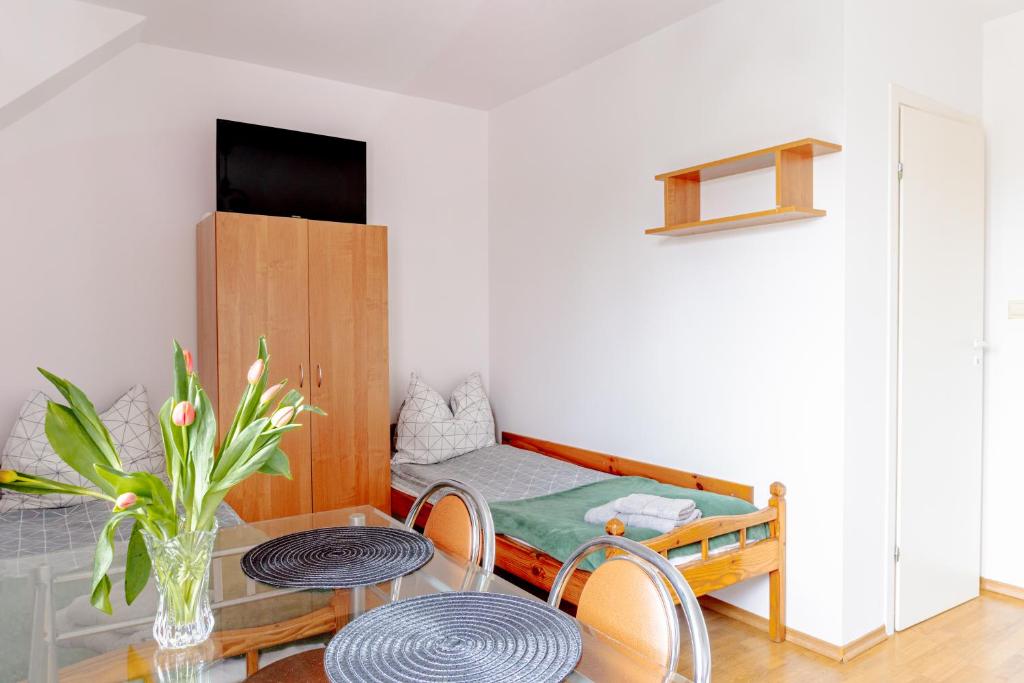 Pokoje i Apartamenty Marek - Niedaleko Plaży - Habitación Cuádruple Con Balcón