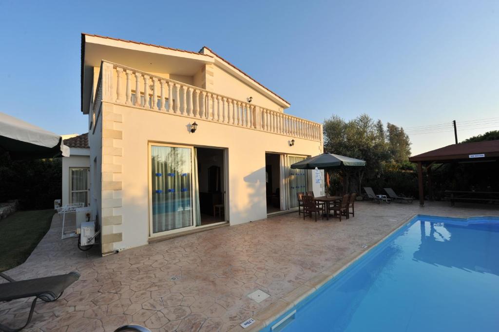 Bazén v ubytování Jaime Villa Cyprus nebo v jeho okolí